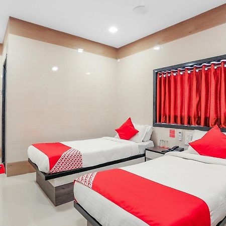 OYO 10697 Hotel Suraj Inn Surat Exterior foto